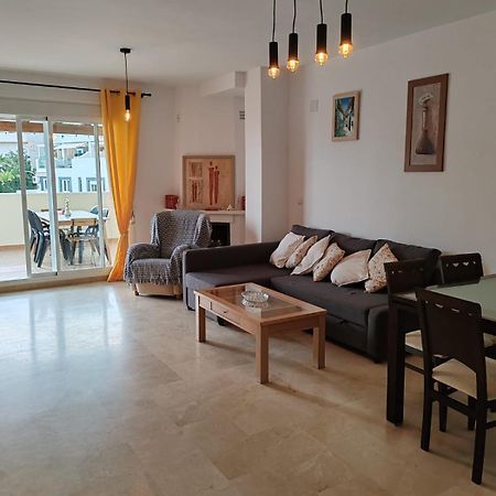 Seaview Apartment With Great Amenities & Facilities Бенальмадена Екстер'єр фото