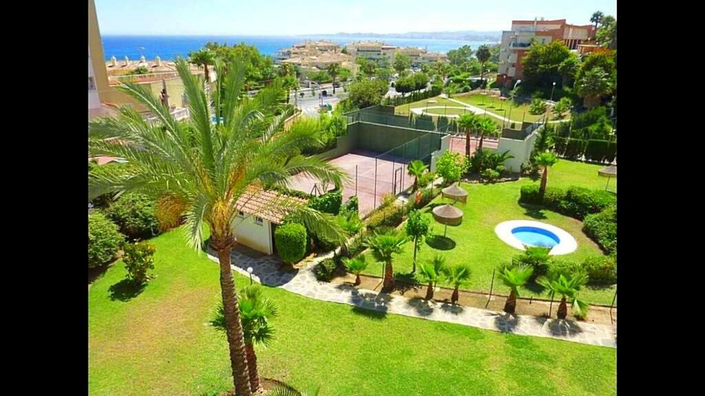 Seaview Apartment With Great Amenities & Facilities Бенальмадена Екстер'єр фото